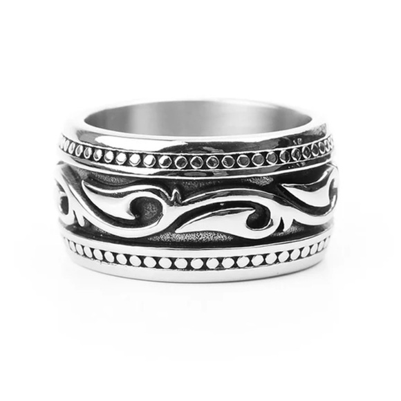 Stainless Steel Men’s Pattern Band Ring - Picture 2 of 3